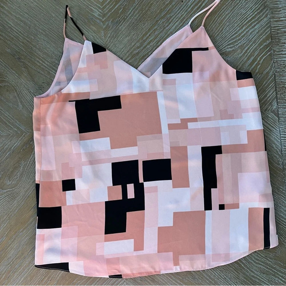 EUC Calvin Klein Women's Sleeveless Printed V-Neck Top Black / Desert Rose Med - Picture 10 of 12